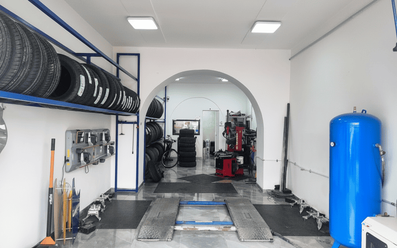 interno officine gommista